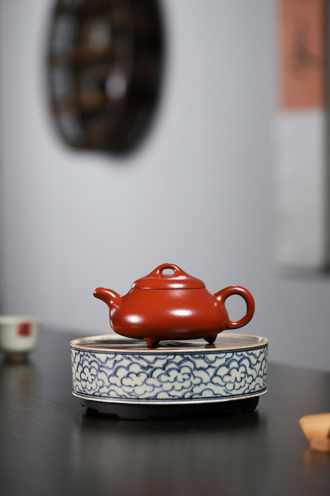 品名：【汉棠石瓢】 泥料 ：鸡血大红袍（泥料非常细，极其润） 容量 ：240cc 作者 ：庄丽老师，其工艺不输工艺师