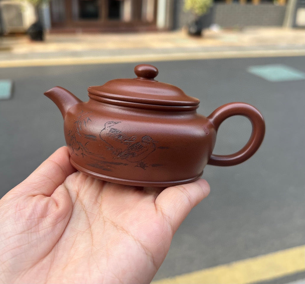国工新品 【碧玉壶】套组🉐️ 泥料：极品文革紫料 容量 ：150cc 作者 ：袁连云 国家级工艺美术师