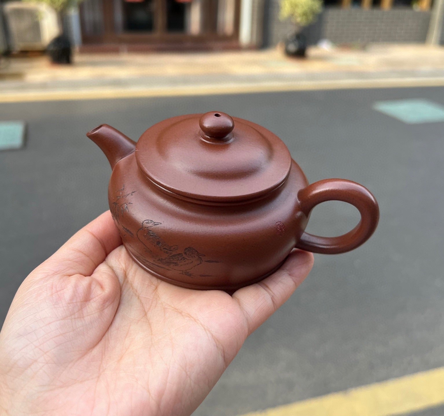 国工新品 【碧玉壶】套组🉐️ 泥料：极品文革紫料 容量 ：150cc 作者 ：袁连云 国家级工艺美术师