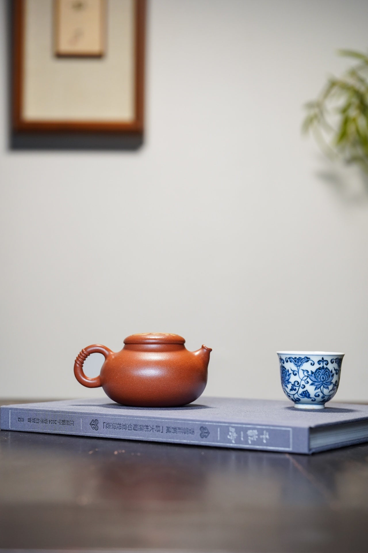 国紫砂界荣誉之巅｜国大师邱玉林亲制｜顶奢传世臻品《吉庆有余壶》 ——原矿优质降坡泥·300cc(真金装饰)