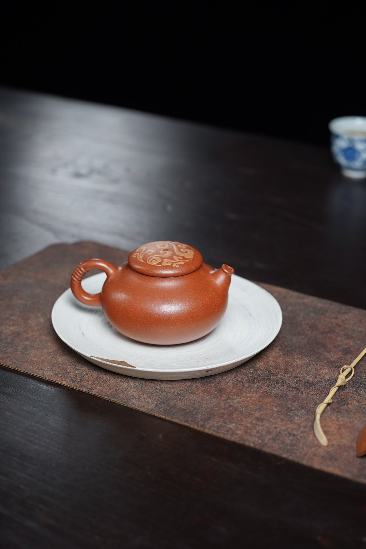 国紫砂界荣誉之巅｜国大师邱玉林亲制｜顶奢传世臻品《吉庆有余壶》 ——原矿优质降坡泥·300cc(真金装饰)