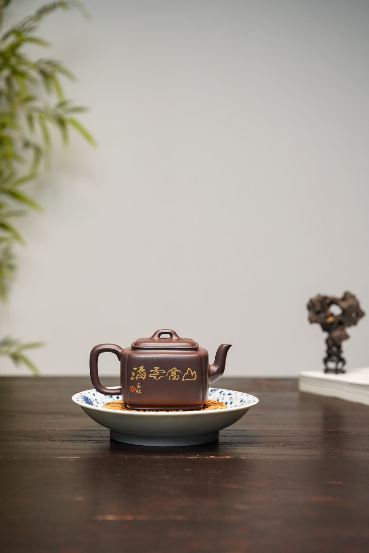 双宗师合璧·紫砂史巅峰 紫砂界天花板｜何光宏·邱玉林联袂创作孤品《锦方壶》——原矿优质老紫泥·300cc