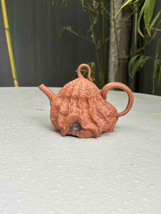 重磅新品·稀世罕见·紫砂臻品｜沈更轶制×彭金格绘 世间唯一巅峰孤品《双蛙鸣荷壶》——原矿优质老段泥·160cc