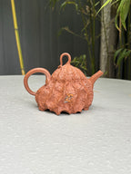 重磅新品·稀世罕见·紫砂臻品｜沈更轶制×彭金格绘 世间唯一巅峰孤品《双蛙鸣荷壶》——原矿优质老段泥·160cc