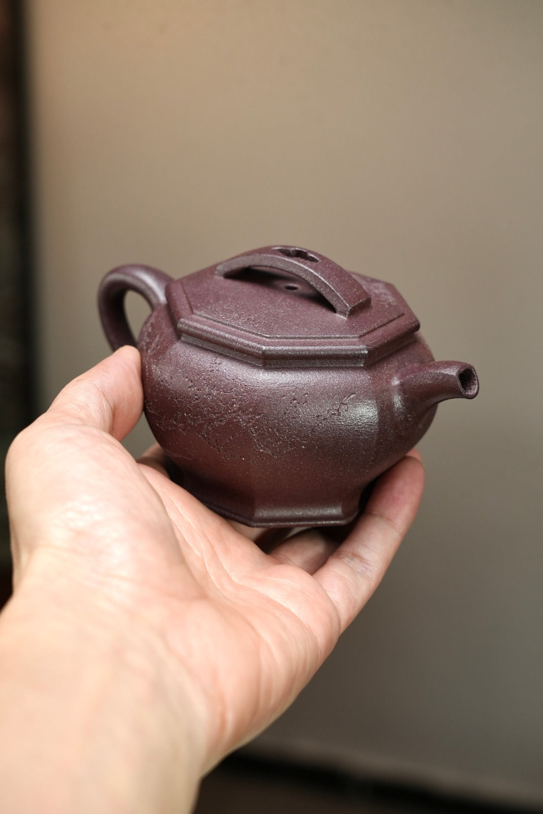 耿浩方器 礼藏双绝｜紫砂界80后方器巨匠巅峰臻品《八方汉瓦壶》原矿优质桂花金砂·200cc