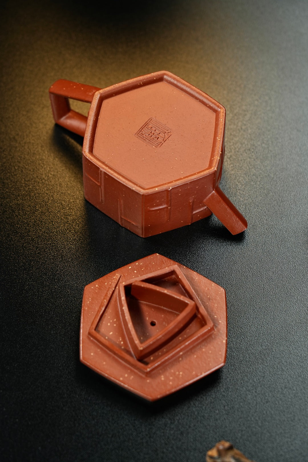 耿浩方器 礼藏双绝｜紫砂界80后方器巨匠巅峰臻品《儒风行简壶》原矿优质赤龙幻彩·180cc