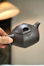 耿浩方器 礼藏双绝｜紫砂界80后方器巨匠巅峰臻品《六方牛盖壶》藏值无量 原矿优质老紫泥·260cc