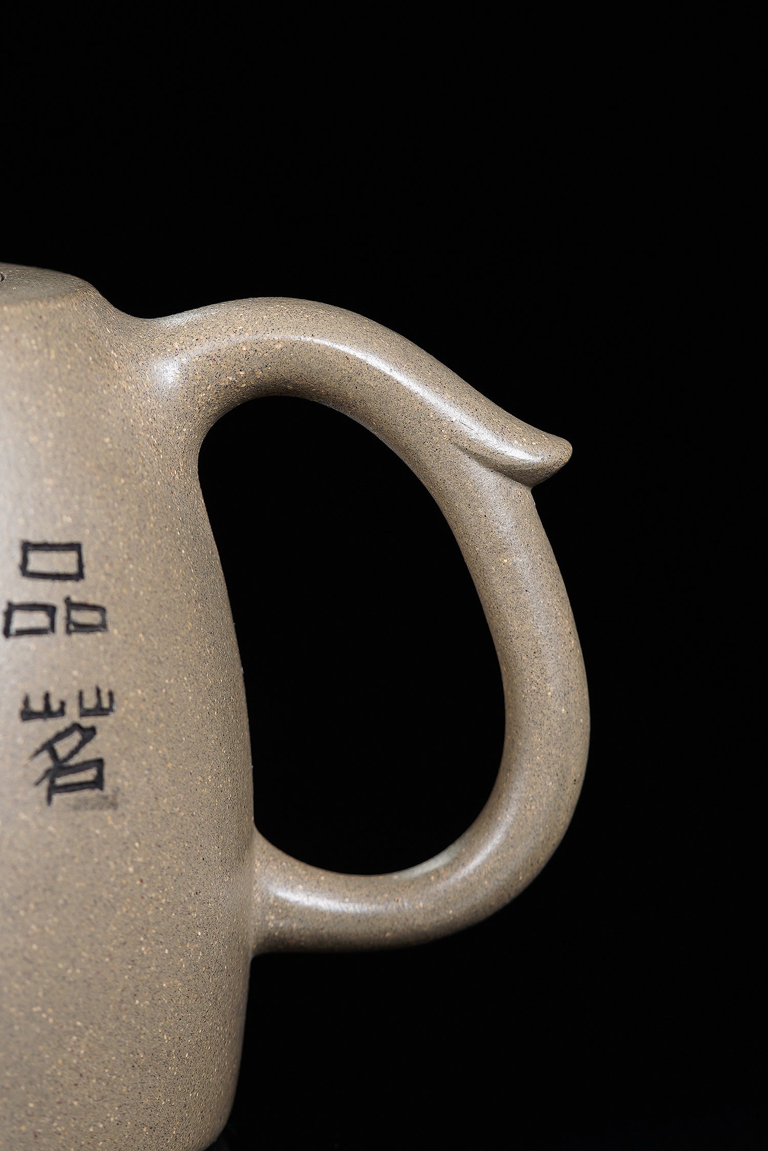 储立之大师传世典藏重器《高井栏壶》是礼藏双宜首选的高端艺术品！  ——原矿优质 蟹壳青·500cc