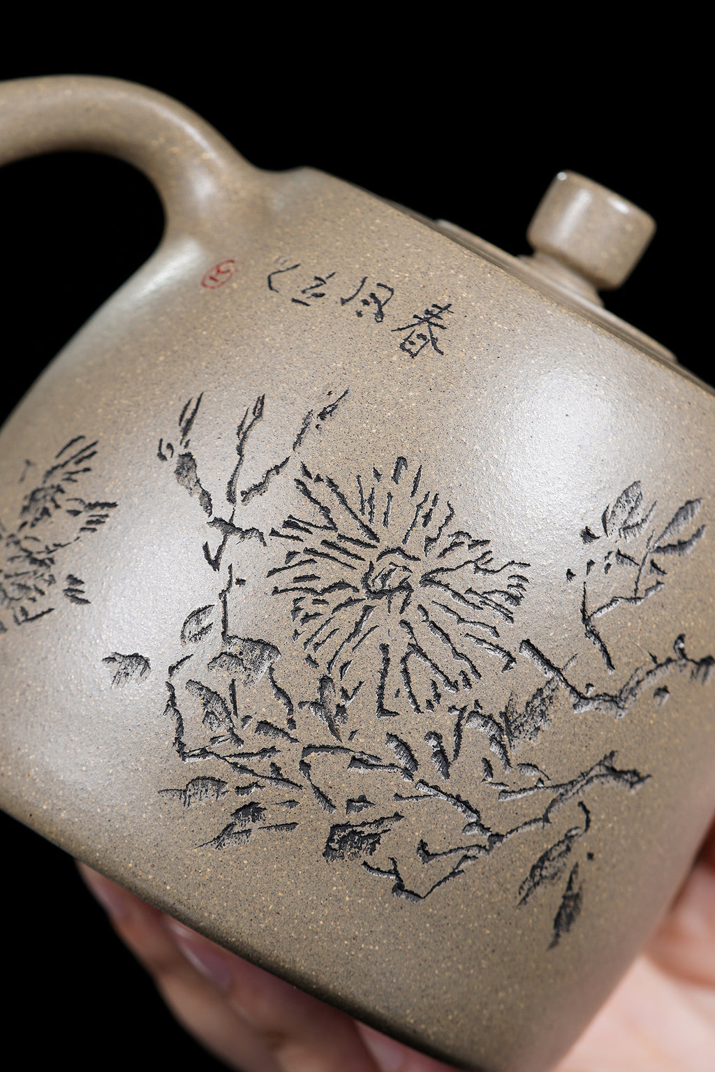 储立之大师传世典藏重器《高井栏壶》是礼藏双宜首选的高端艺术品！  ——原矿优质 蟹壳青·500cc