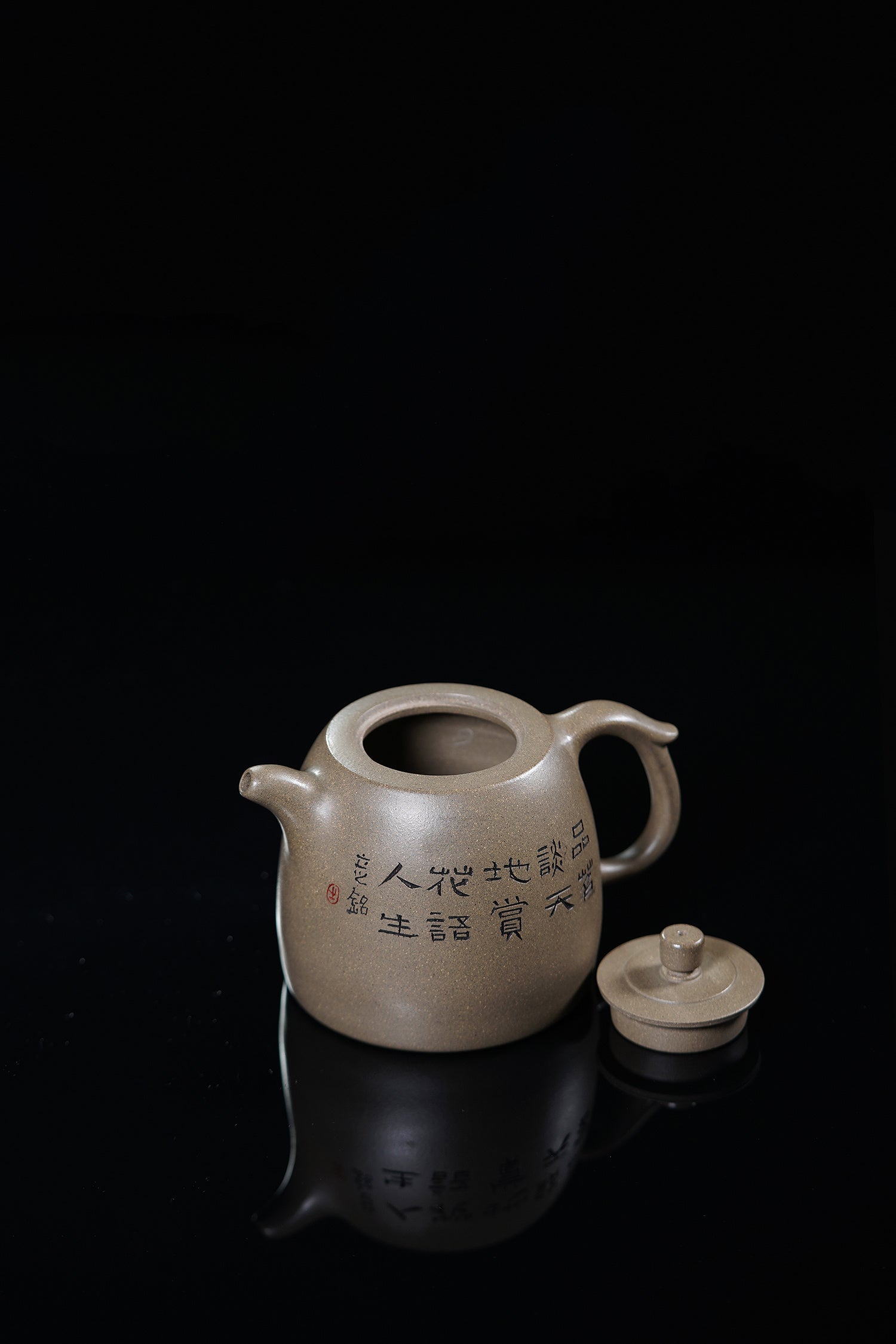 储立之大师传世典藏重器《高井栏壶》是礼藏双宜首选的高端艺术品！  ——原矿优质 蟹壳青·500cc