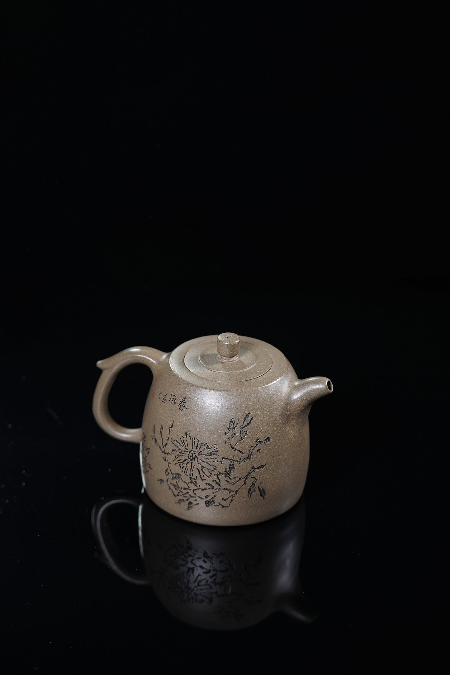 储立之大师传世典藏重器《高井栏壶》是礼藏双宜首选的高端艺术品！  ——原矿优质 蟹壳青·500cc
