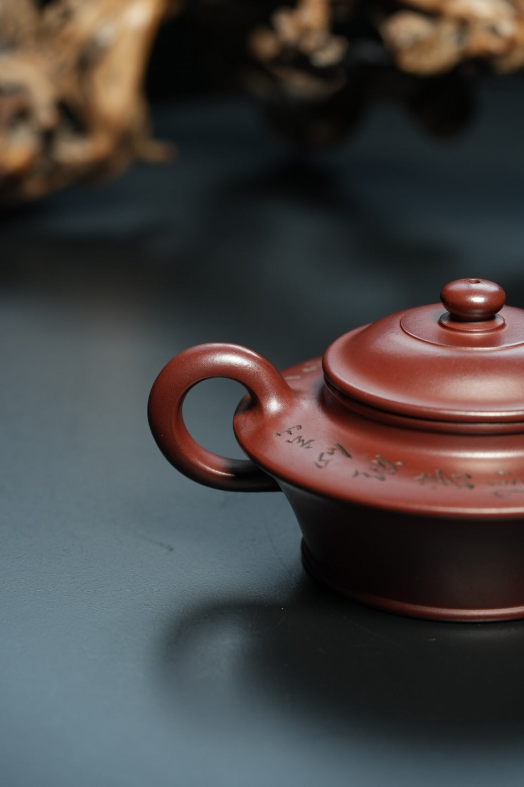 储立之大师传世典藏重器《虚扁壶》是礼藏双宜首选的高端艺术品！  ——原矿优质 龙血砂·200cc