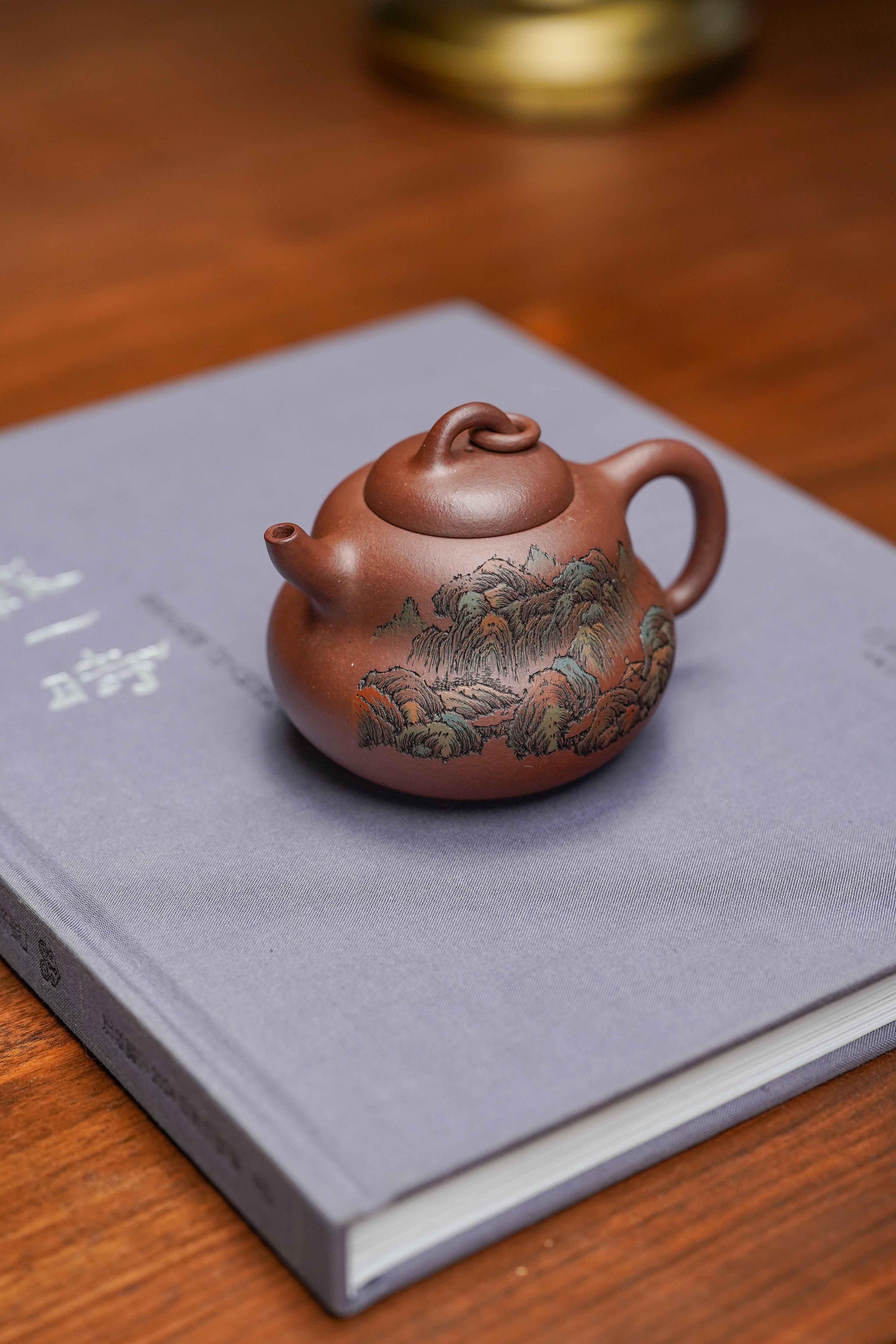 紫砂界彩刻山水标杆·李峰大师｜恭王府馆藏臻品《葫芦壶》礼藏双绝传世重器！  ——原矿优质底槽清·220cc