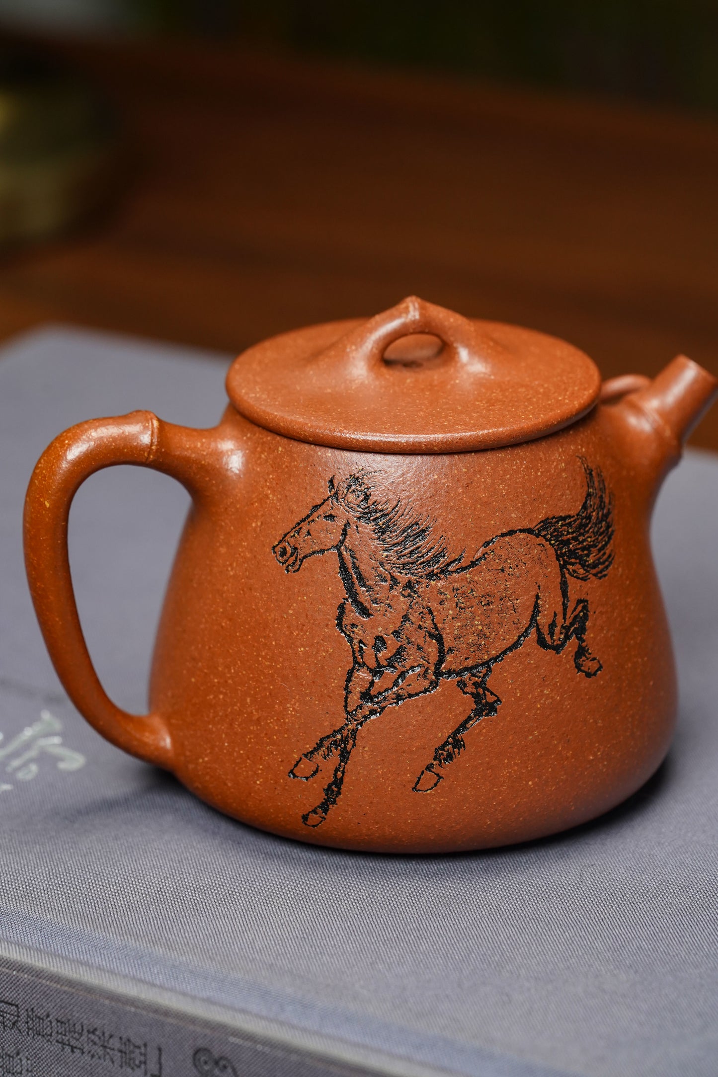 范泽锋高徒·邱爽紫砂潜力重器《竹节高石瓢》是您礼藏皆宜的高端艺术品👍  ——原矿优质金降坡·230cc