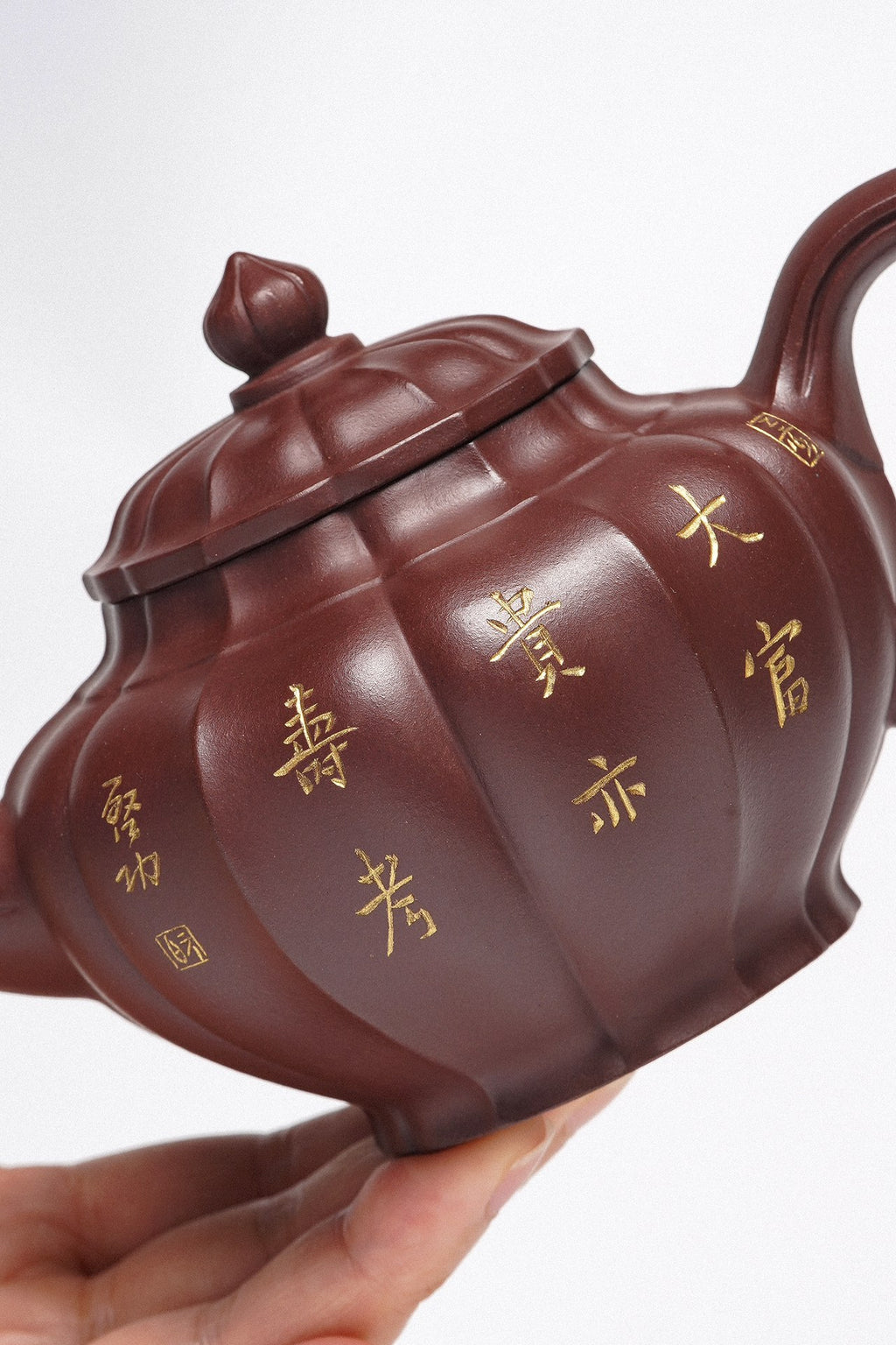 周建春大师扛鼎之作《中筋纹笑樱壶》是收藏与礼赠皆宜的高端艺术品——原矿优质龙血砂·300cc