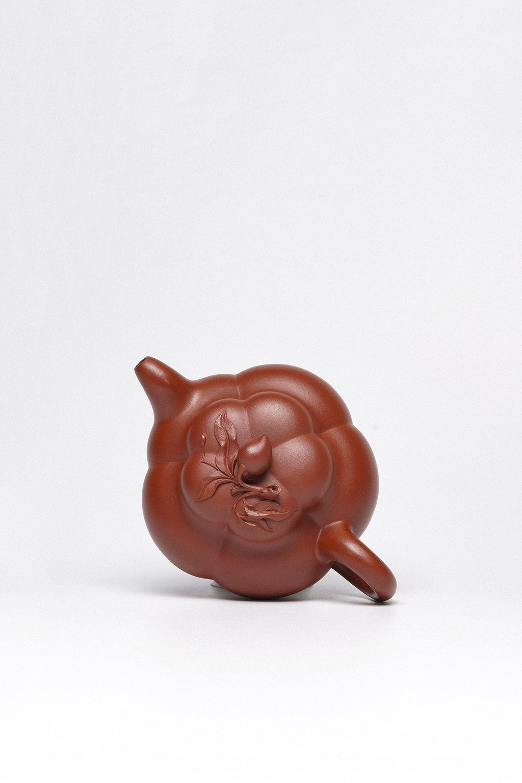 周建春大师扛鼎之作《上合桃壶》是收藏与礼赠皆宜的高端艺术品——原矿优质底槽清·400cc