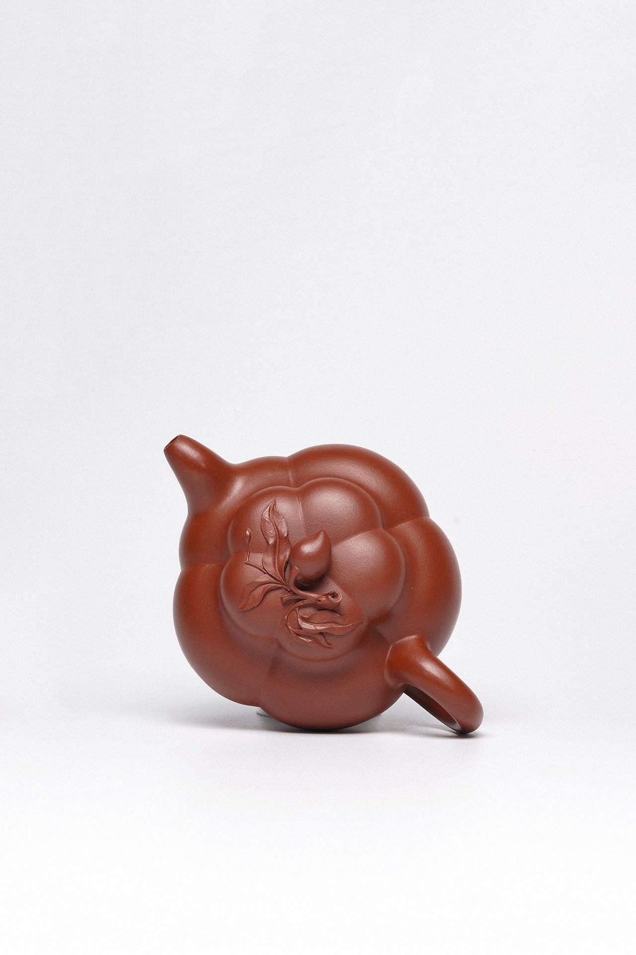 周建春大师扛鼎之作《上合桃壶》是收藏与礼赠皆宜的高端艺术品——原矿优质底槽清·400cc