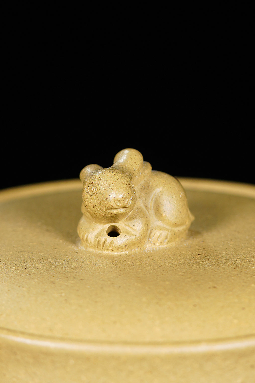 新品！原矿紫砂特色《玉兔呈祥》精品重器！ ——原矿优质黄金段170cc ——实力派艺人 路遥
