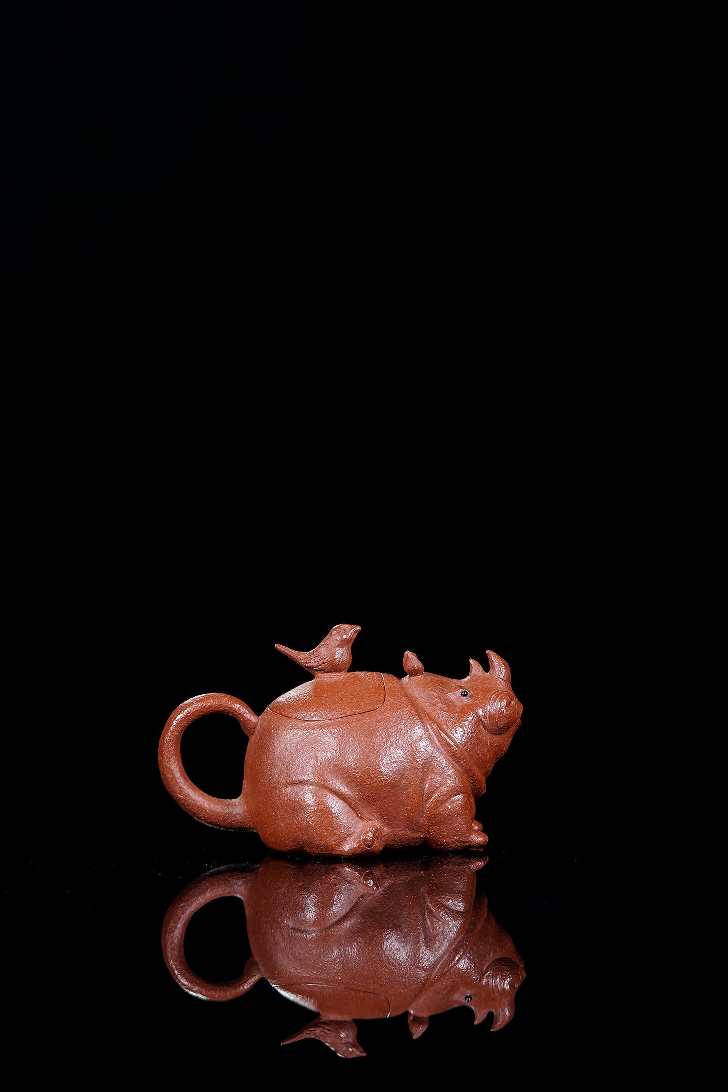 紫砂犀牛🦏壶《卧犀听羽》 ——原矿降坡泥·150cc ——实力派陶艺家·焦勇