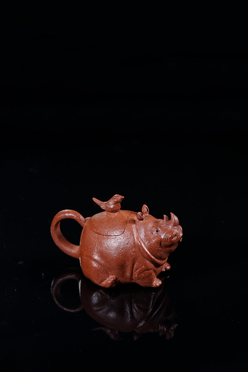 紫砂犀牛🦏壶《卧犀听羽》 ——原矿降坡泥·150cc ——实力派陶艺家·焦勇