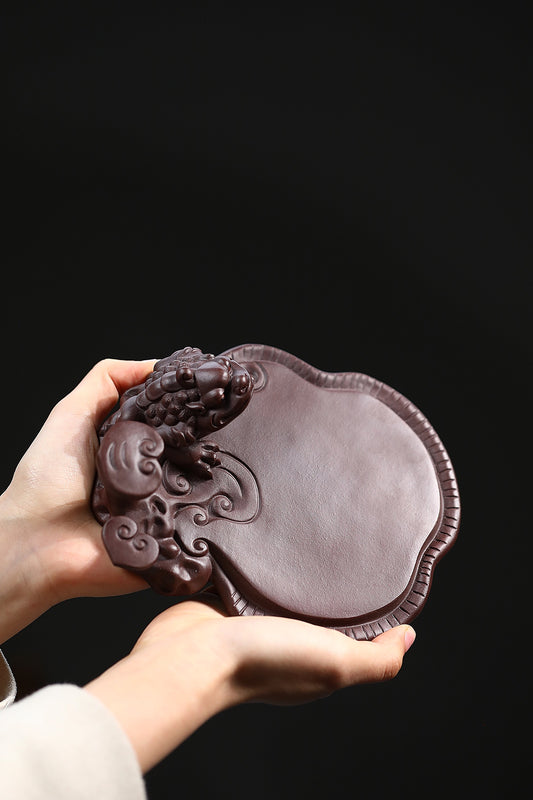 雕塑，壶承，招财进宝～家藏老紫泥 长：17cm、宽：14cm、高：6cm ——实力派陶艺家·范志春