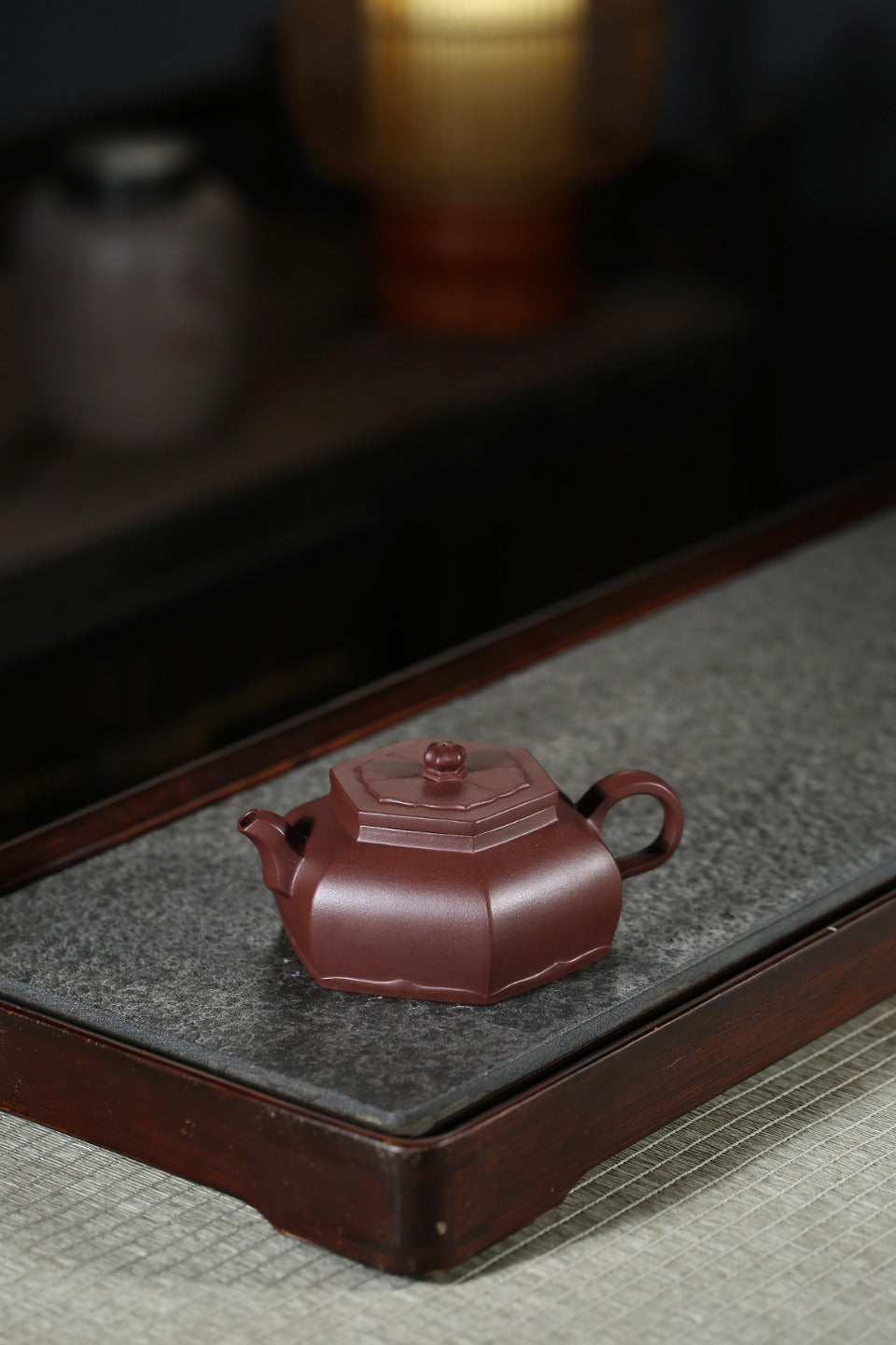 【扁灯】 制壶：范林强 （国家级助理工艺美术师） 泥料：原矿紫泥 容量：220cc