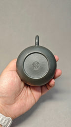 【西施】 泥料：原矿黑料 容量：160cc    孔数：9孔