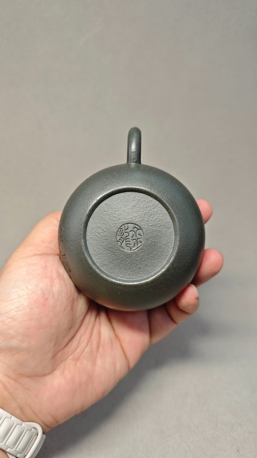 【西施】 泥料：原矿黑料 容量：160cc    孔数：9孔