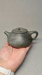 【景舟石瓢】 泥料：原矿豆青砂 容量：320cc    孔数：14孔