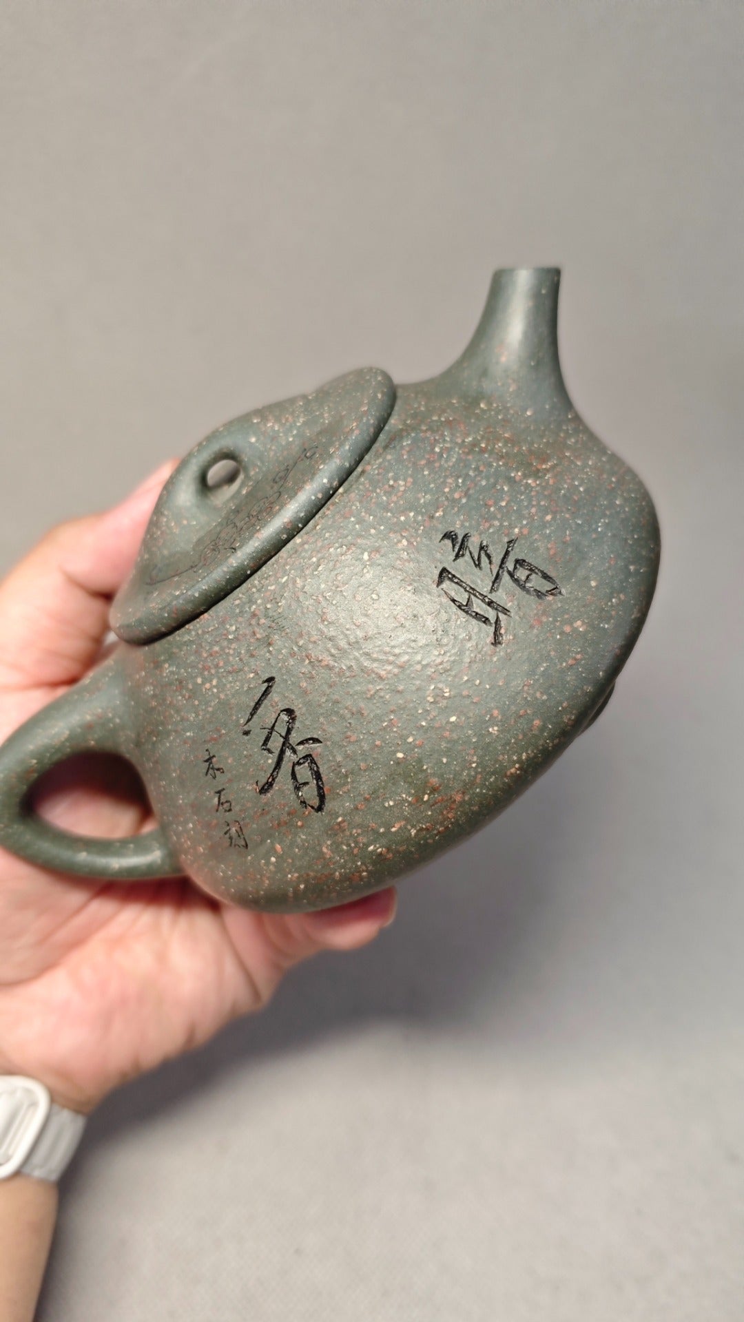 【景舟石瓢】 泥料：原矿豆青砂 容量：320cc    孔数：14孔