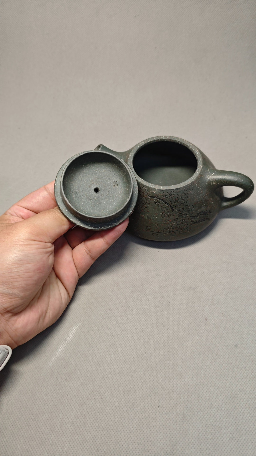 【景舟石瓢】 泥料：原矿豆青砂 容量：320cc    孔数：14孔