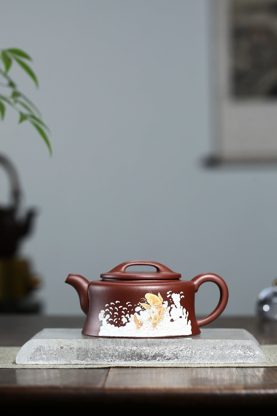 配持壶照礼盒 【恒远】 制壶：孙泽华 （国家级工艺美术师） 泥料：原矿紫泥 容量：260cc