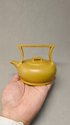 【提梁】 泥料：原矿黄金段 容量：230cc    孔数：7孔