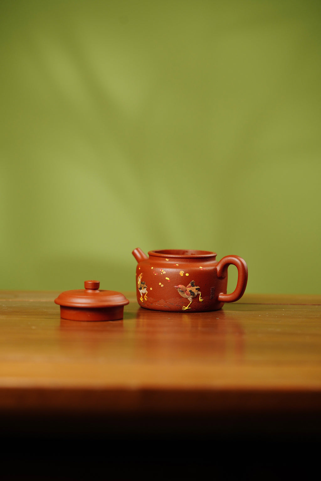 紫砂堆塑·高端臻品 | 彭金格大师孤品重器【德钟壶】——原矿优质老朱泥·75cc ——紫砂立体浮雕大师·彭金格(金一) 亲工