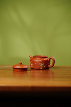 紫砂堆塑·高端臻品 | 彭金格大师孤品重器【德钟壶】——原矿优质老朱泥·75cc ——紫砂立体浮雕大师·彭金格(金一) 亲工