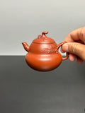 紫砂朱韵 礼藏臻品｜当代朱泥标杆人物｜非遗高层次艺术人才·徐伟强亲工《葫芦壶》高端礼藏重器！  原矿优质·朱泥·150cc