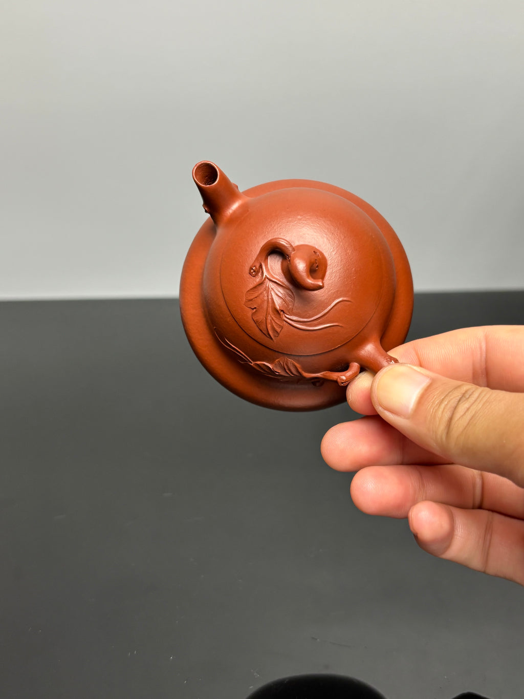 紫砂朱韵 礼藏臻品｜当代朱泥标杆人物｜非遗高层次艺术人才·徐伟强亲工《葫芦壶》高端礼藏重器！  原矿优质·朱泥·150cc