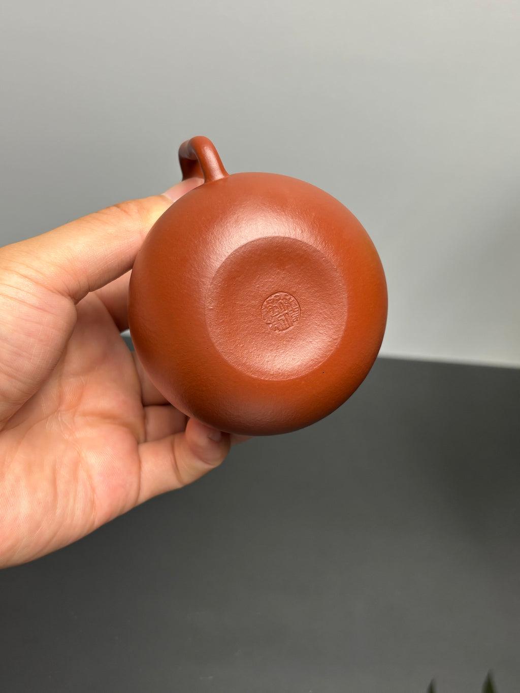 紫砂朱韵 礼藏臻品｜当代朱泥标杆人物｜非遗高层次艺术人才·徐伟强亲工《葫芦壶》高端礼藏重器！  原矿优质·朱泥·150cc