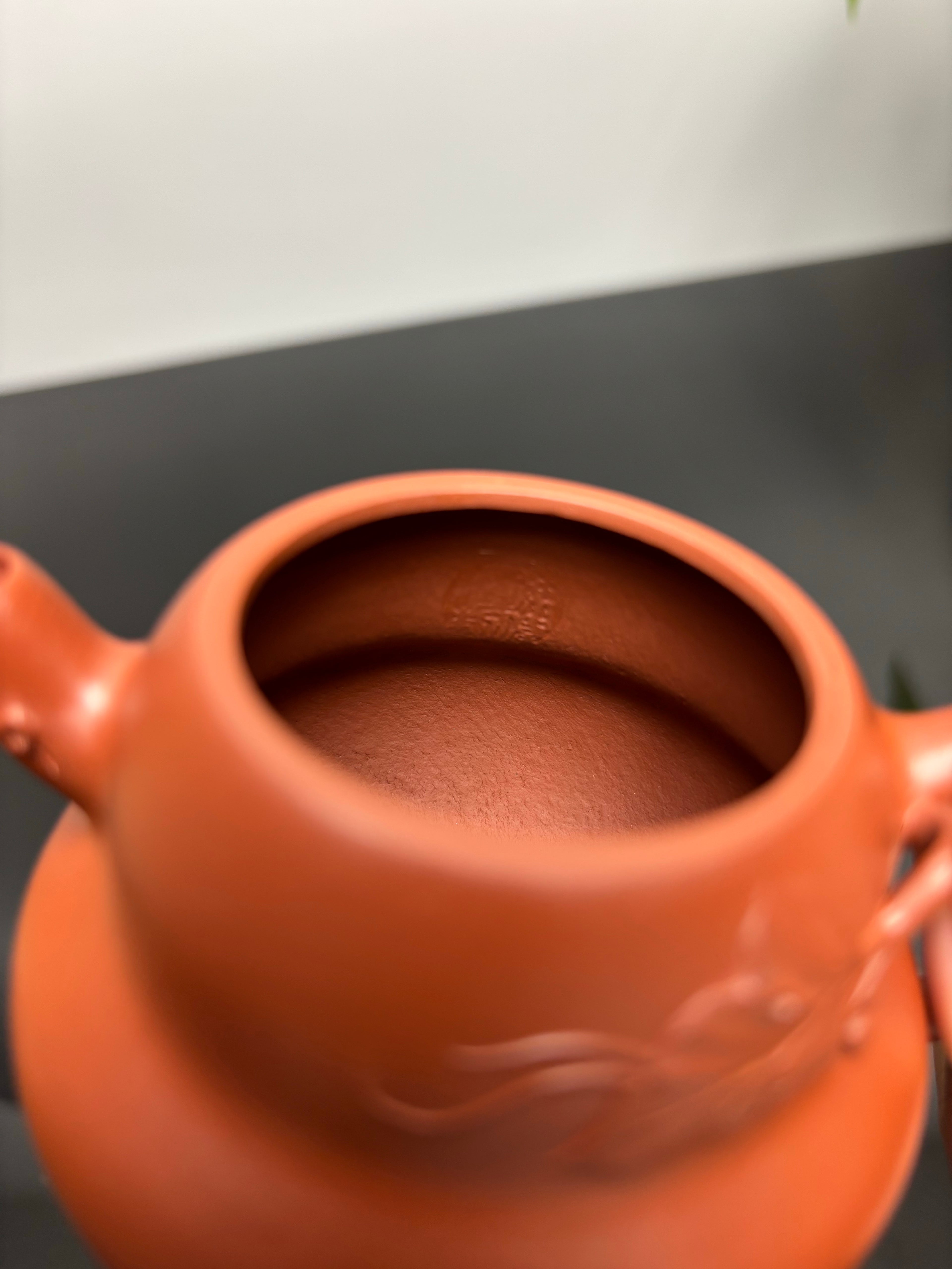 紫砂朱韵 礼藏臻品｜当代朱泥标杆人物｜非遗高层次艺术人才·徐伟强亲工《葫芦壶》高端礼藏重器！  原矿优质·朱泥·150cc