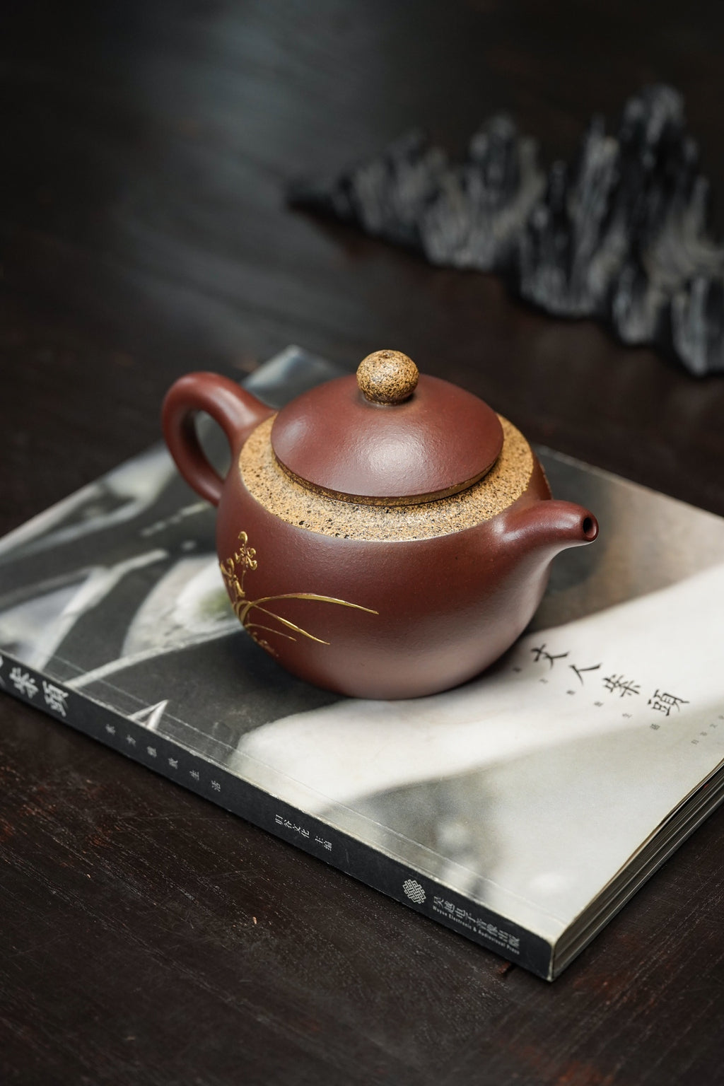 宗师泰斗·邱玉林最具代表艺术巨作《禅缘壶》极具收藏传世与馈赠价值·双顶尖重器【藏品规格】原矿优质底槽清｜450cc