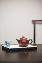 宗师泰斗·邱玉林最具代表艺术巨作《禅缘壶》极具收藏传世与馈赠价值·双顶尖重器【藏品规格】原矿优质底槽清｜450cc