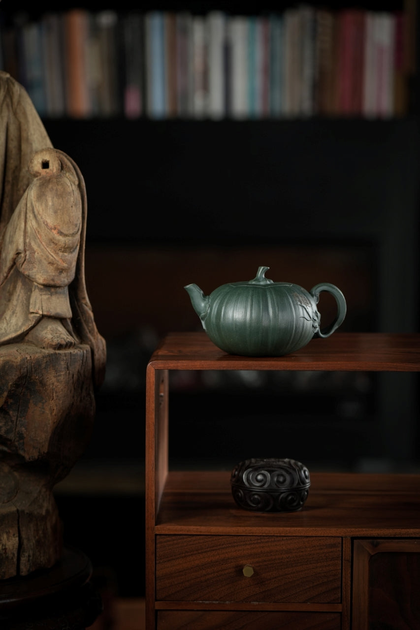 范大生嫡脉｜范秀芳制 范伟群装饰｜双省大师联诀紫砂臻品《大生南瓜壶》——优质九龄君子兰·280cc（入册款代表作）