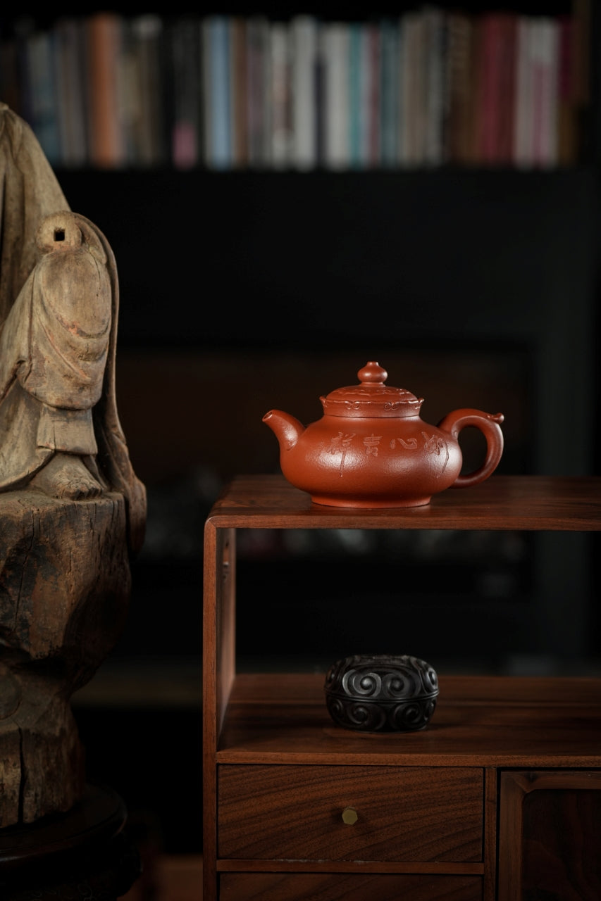 范大生嫡脉｜范秀芳制 范伟群装饰｜双省大师联诀紫砂臻品·《僧帽壶》传世收藏·礼赠双绝重器！（金奖作品）