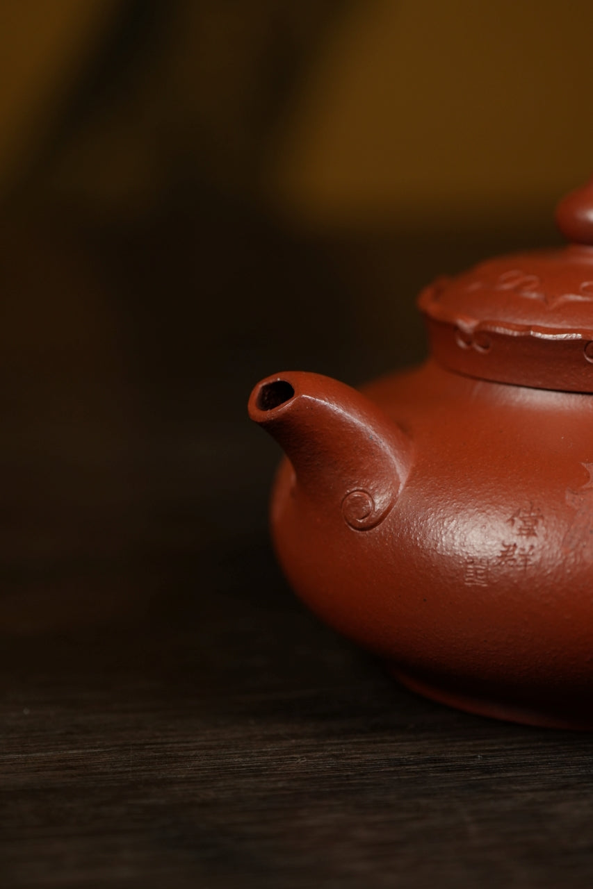 范大生嫡脉｜范秀芳制 范伟群装饰｜双省大师联诀紫砂臻品·《僧帽壶》传世收藏·礼赠双绝重器！（金奖作品）