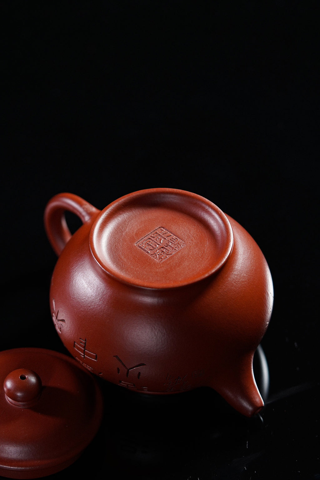 一器藏心经·紫砂纳万福｜郑求标大师｜至尊禅意臻品【掇只壶】 ——原矿优质大红袍·300cc
