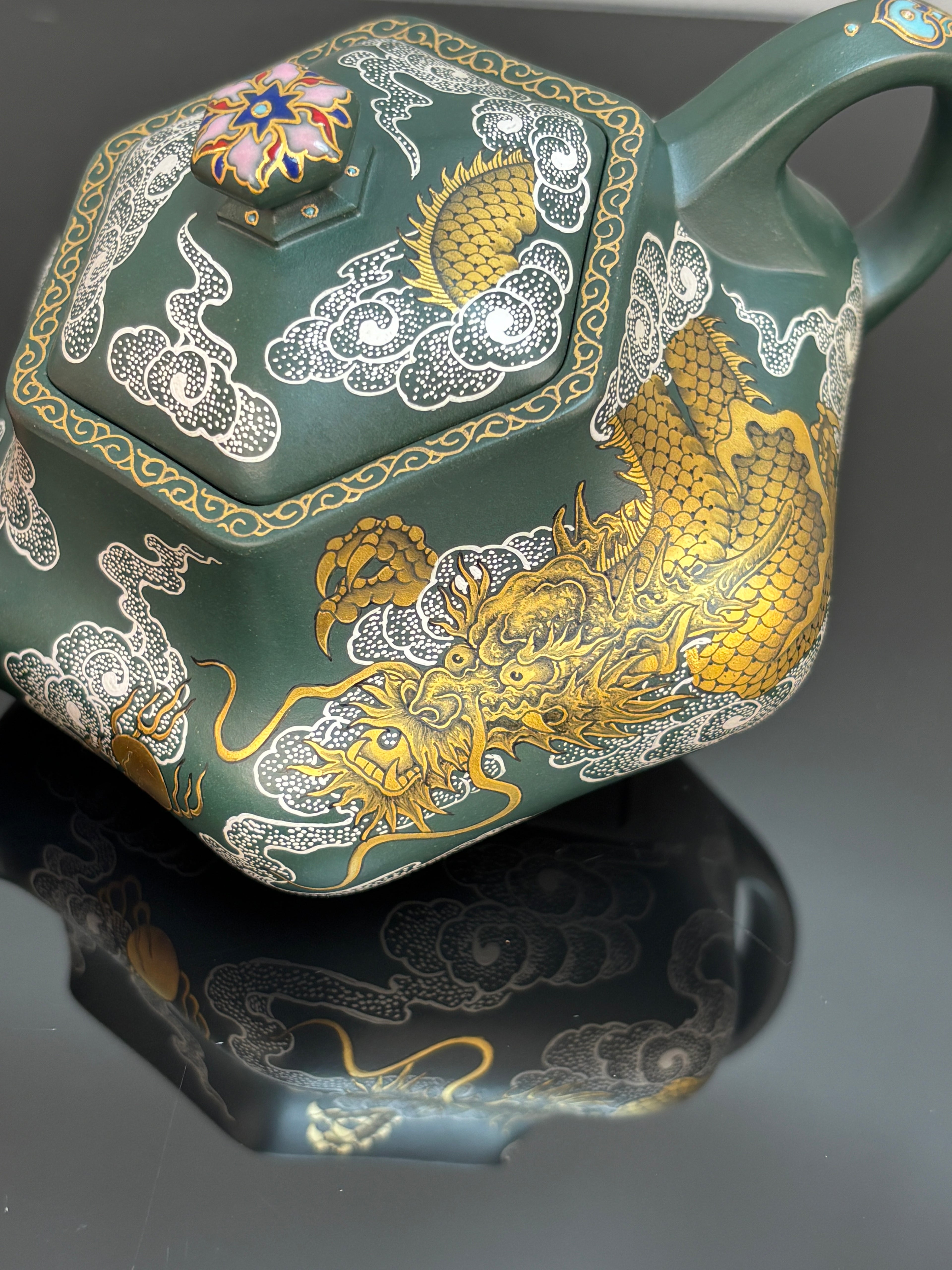 紫砂界80后方器巨匠巅峰臻品《闲者六方壶》传世收藏，藏值无量 甄选优质苏门答腊青·260cc