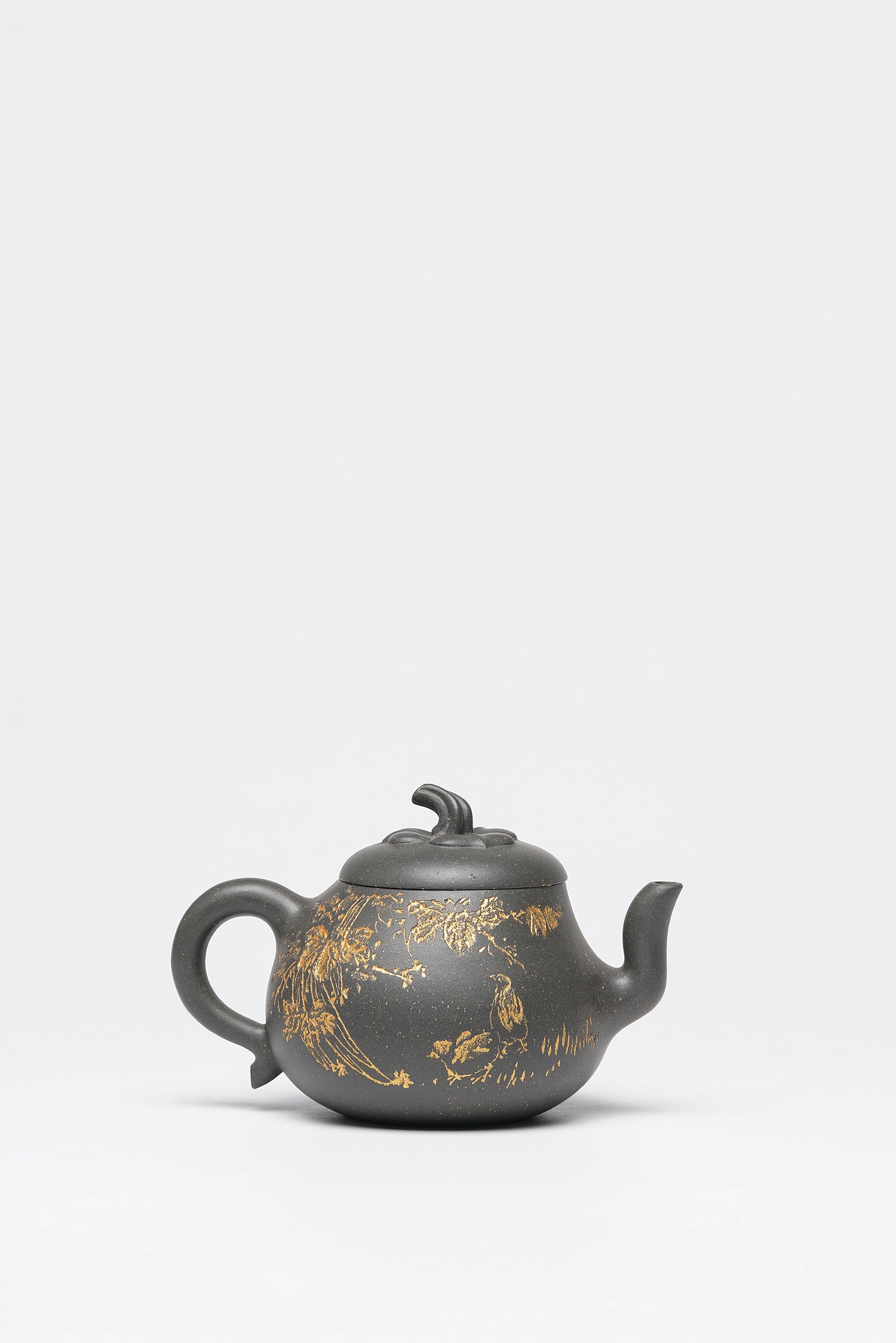 储立之大师传世典藏重器《矮茄瓜壶》是礼藏双宜首选的高端艺术品！  ——原矿优质 雪花青·300cc