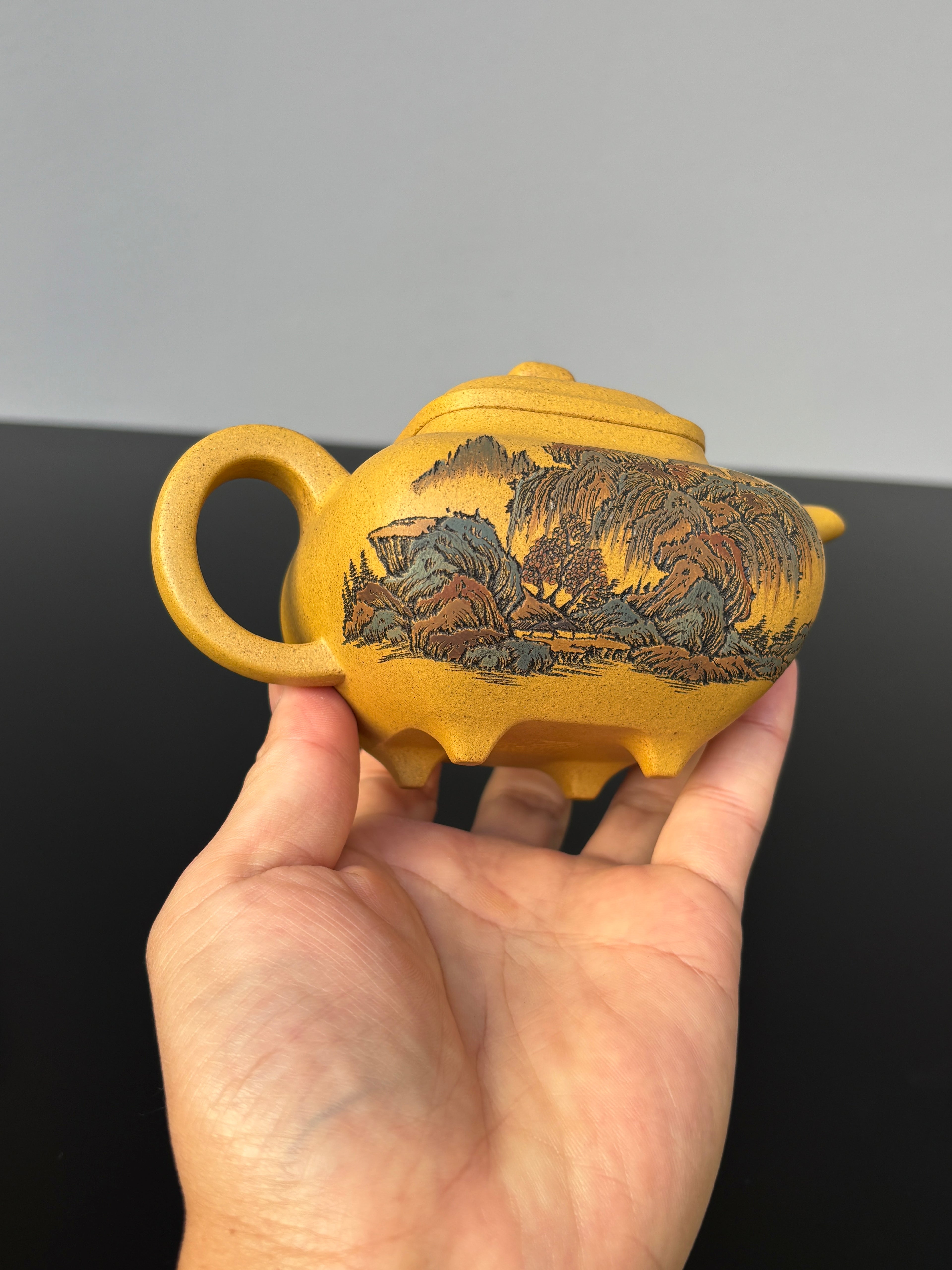 紫砂界彩刻山水第一人·李峰巅峰臻品《传炉壶》礼藏双绝 传世重器！  ——原矿优质黄金段·300cc