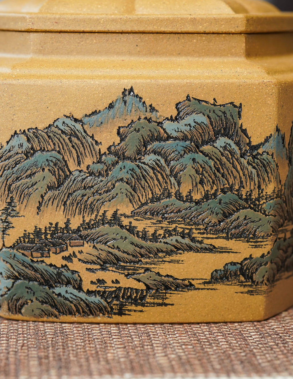 紫砂界彩刻山水第一人·李峰巅峰臻品《六方华锦壶》礼藏双绝 传世重器！  ——原矿优质黄金段泥·450cc