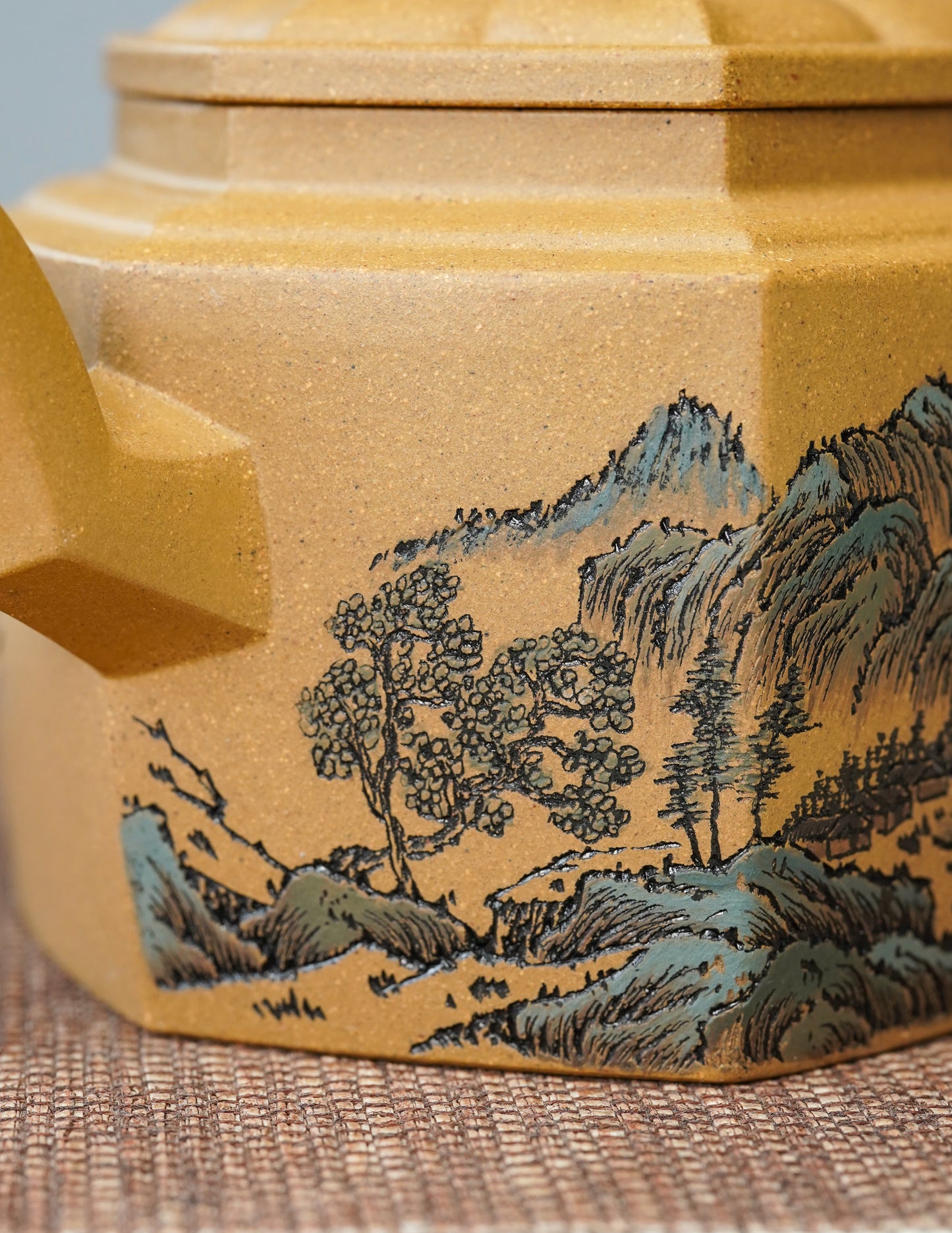 紫砂界彩刻山水第一人·李峰巅峰臻品《六方华锦壶》礼藏双绝 传世重器！  ——原矿优质黄金段泥·450cc